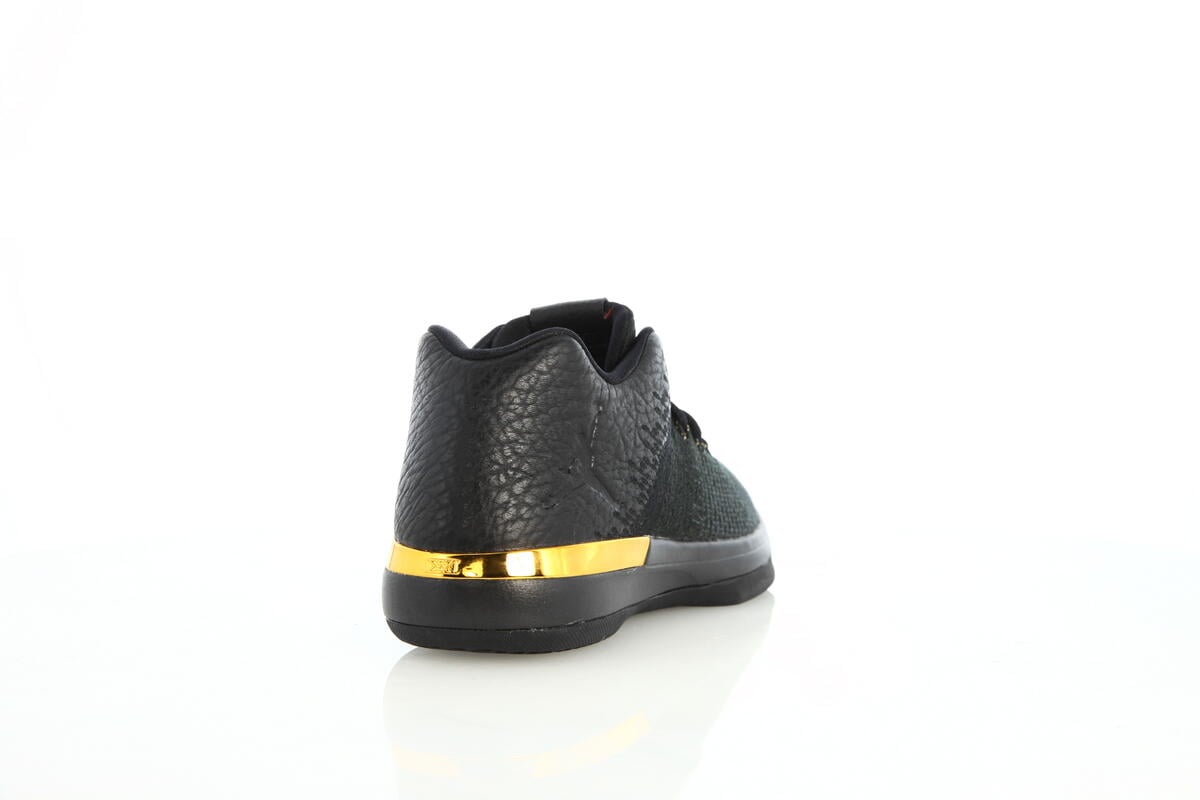 Jordan 31 low outlet black and gold